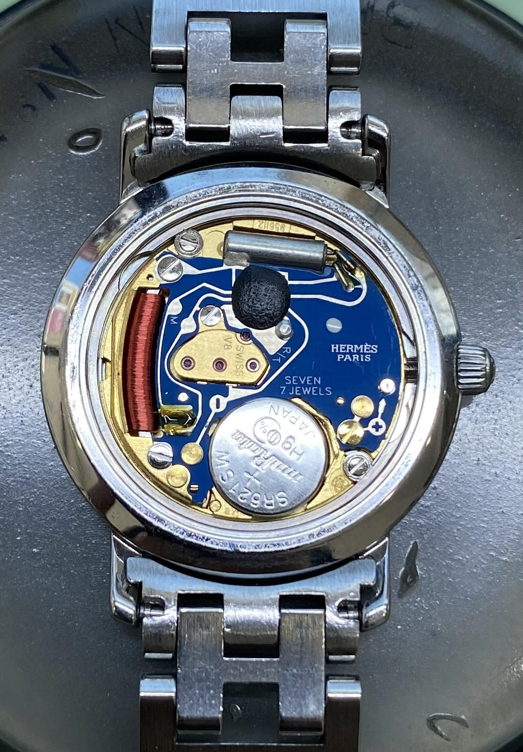 エルメスのクリッパーを新潟市にある時計修理工房で電池交換しました。
