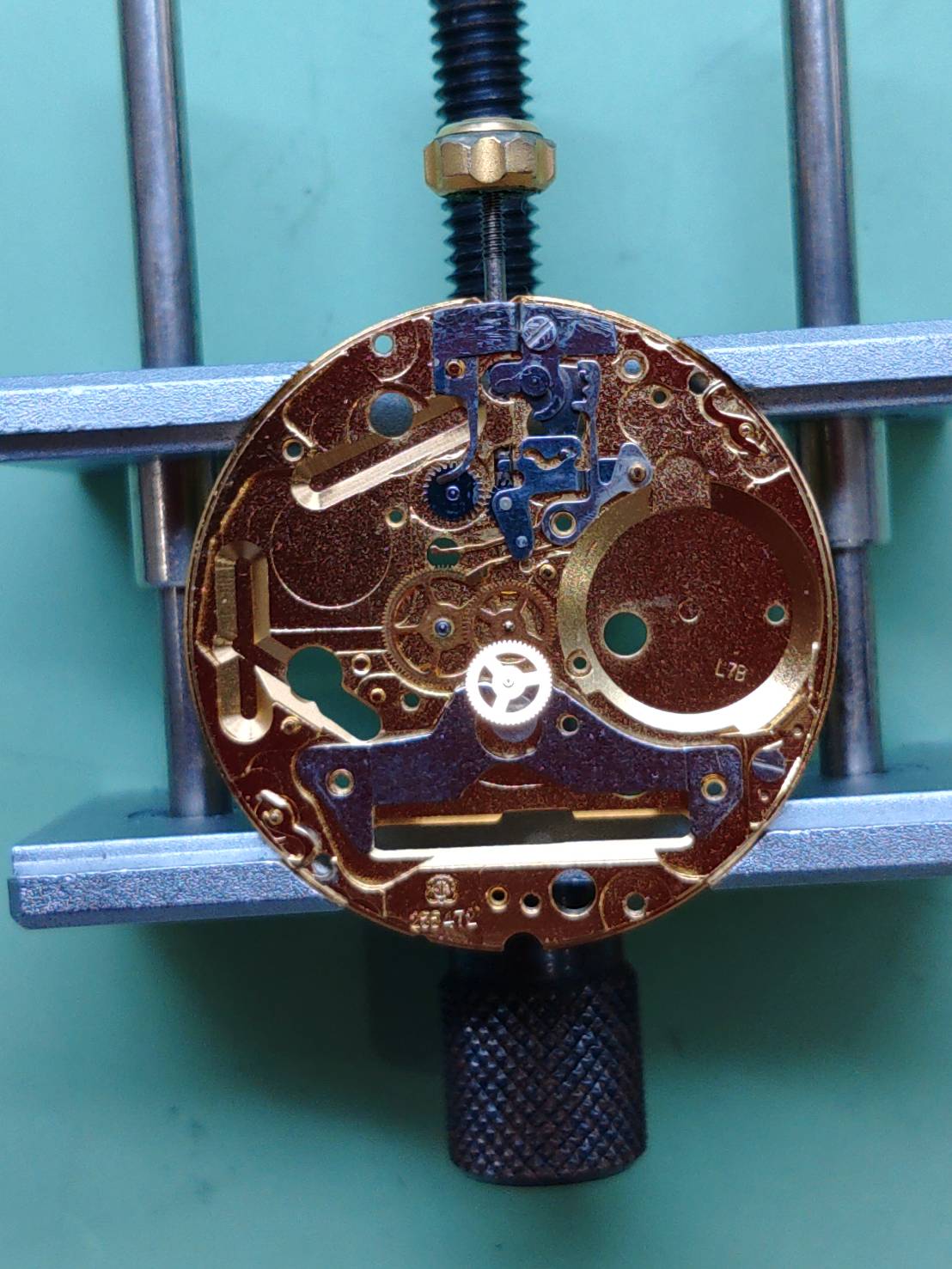 オメガシーマスターの電池交換外装磨きオーバーホールは新潟万代ブローチ時計修理工房