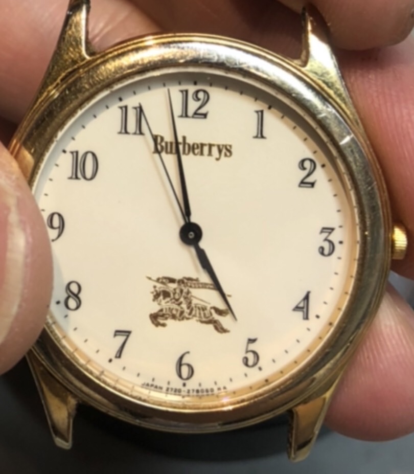 バーバリー時計の電池交換はブローチ時計修理工房神田店へ
