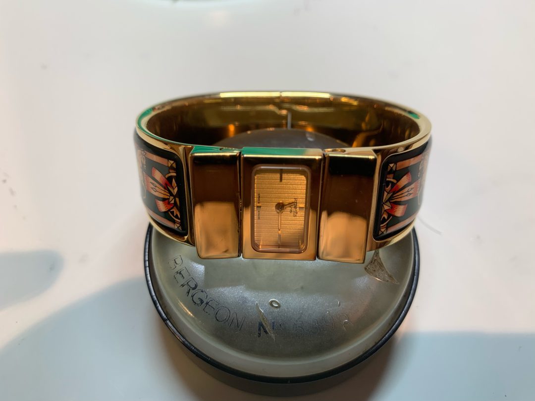 エルメス ロケ ＬＯ１．２０１ 電池交換 | BROOCHブローチ時計・宝石