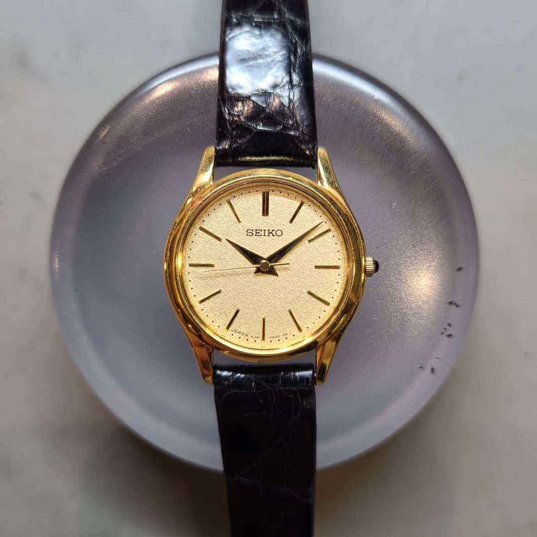 セイコー (SEIKO) ドルチェの腕時計の電池交換 | BROOCHブローチ時計