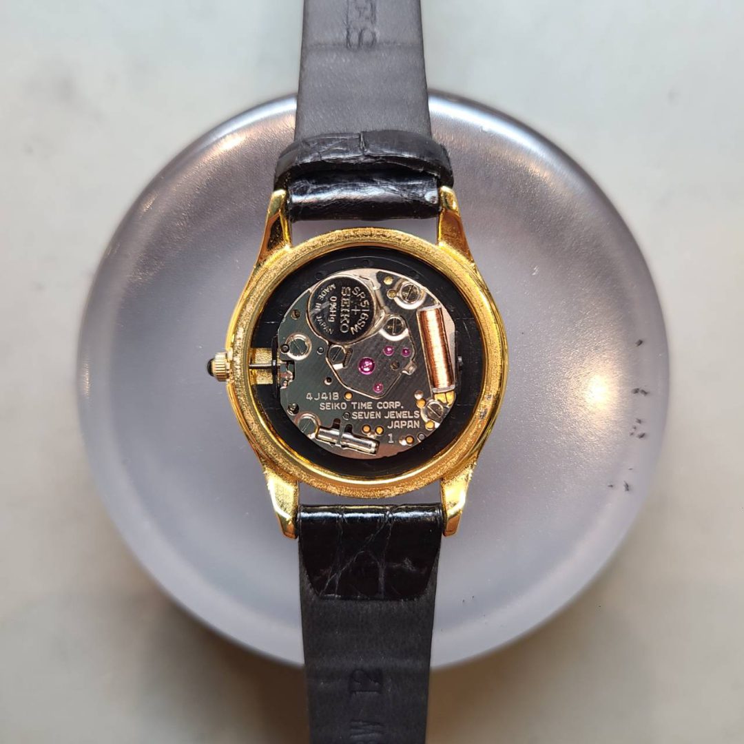 セイコー (SEIKO) ドルチェの腕時計の電池交換 | BROOCHブローチ時計 
