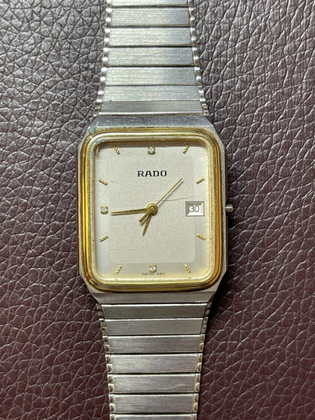 RADO(ラド―)129.3507.4クォーツ式腕時計の修理依頼