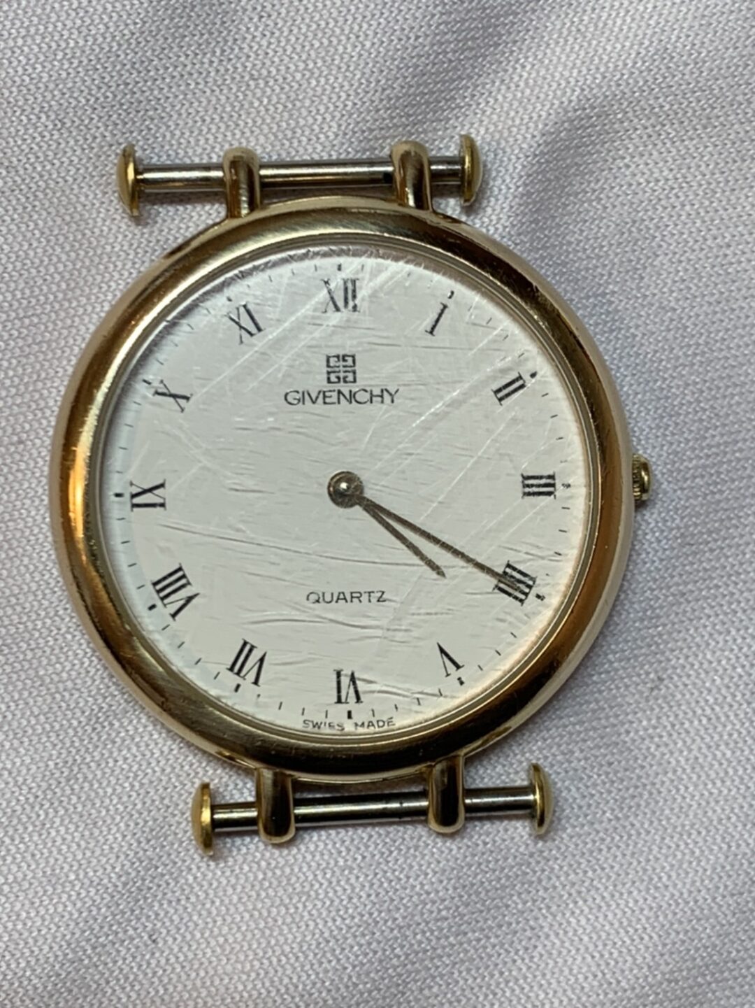 ジバンシィの時計ラボーテの電池交換のご依頼がありました。 | BROOCH  