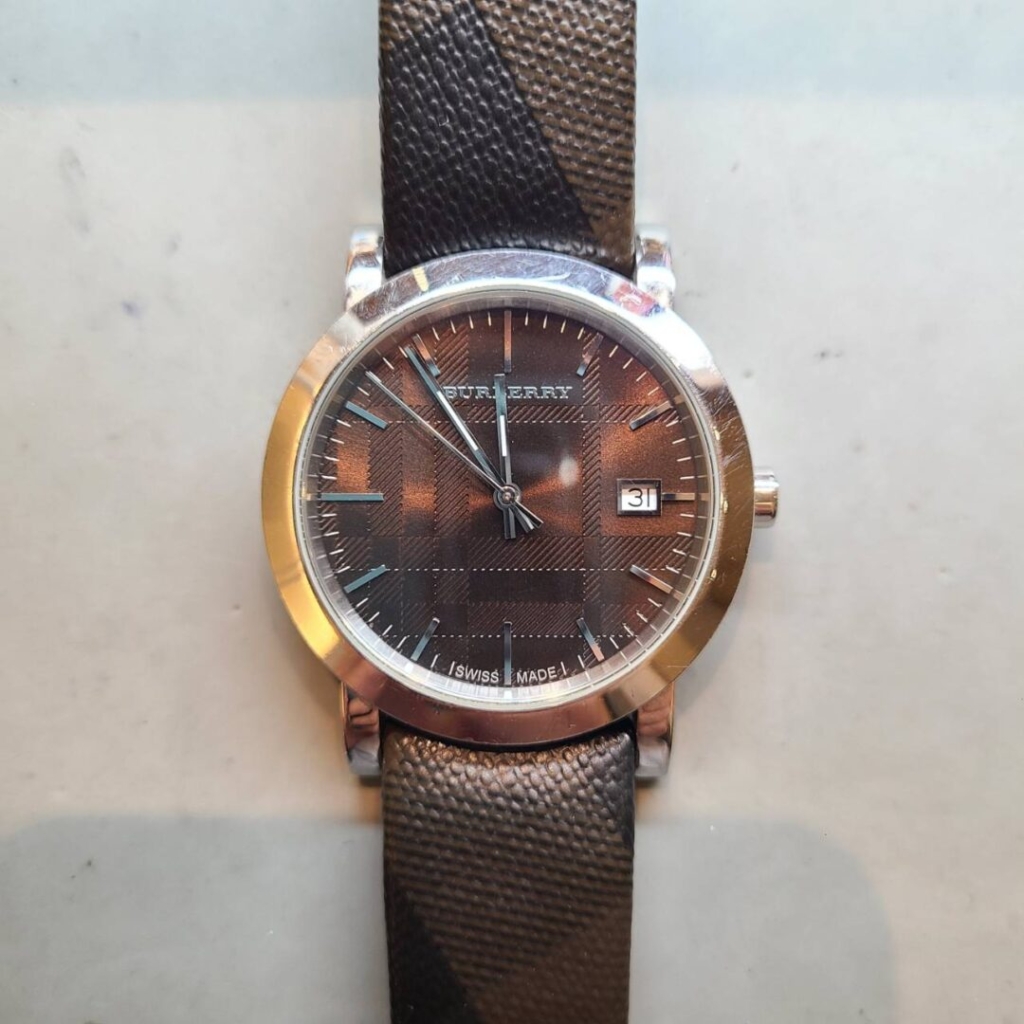 Burberry（バーバリー）の腕時計の電池交換 | BROOCHブローチ時計