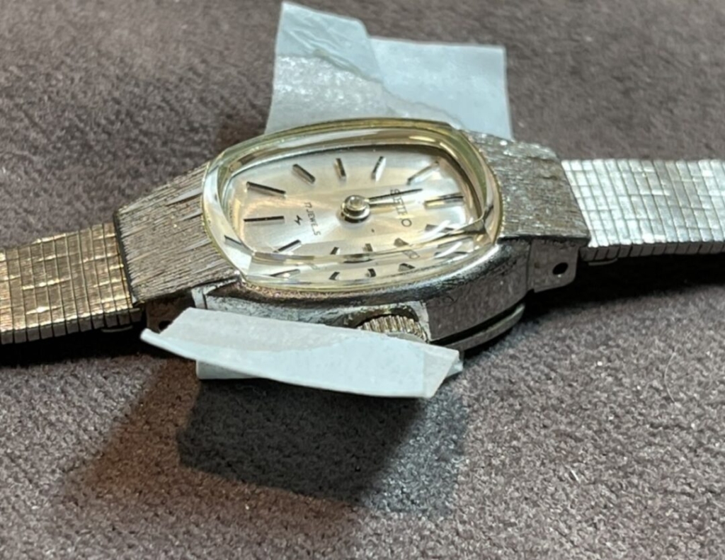 SEIKO(セイコー)の40年以上前のアンティーク感ある手巻きの腕時計です