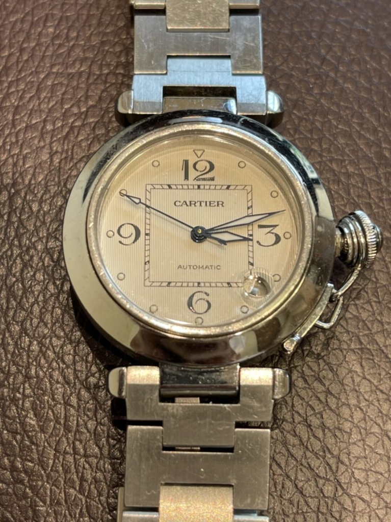 カルティエの人気腕時計ライン「パシャ」のオーバーホールの依頼がありました