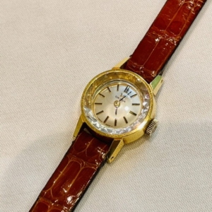 1960年代OMEGA(オメガ)カットガラスcal.485手巻き式腕時計です。