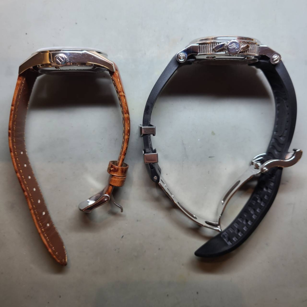 腕時計の革ベルトの留め具が尾錠の時計とバックルの時計