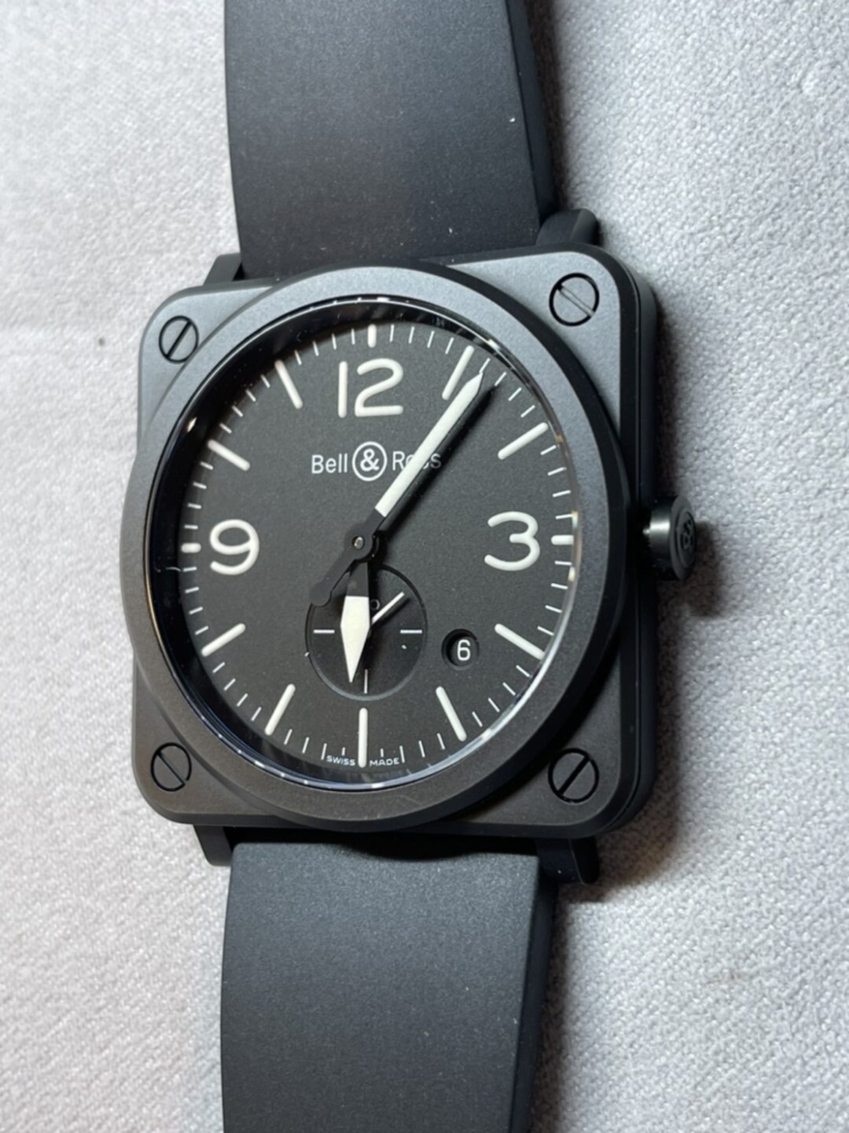 BELL＆ROSSのクォーツ式腕時計、特にBRシリーズはベルロスを象徴する人気のモデル