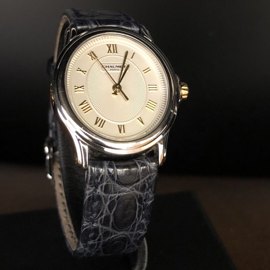 CHAUMET(ショーメ）アクィラがブローチ時計修理工房に入荷しました。