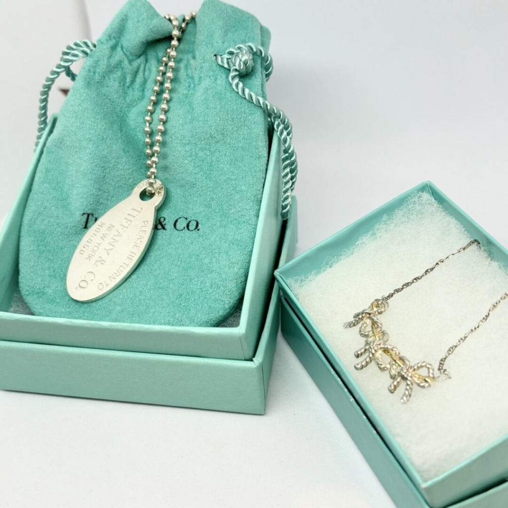 ＃可愛いリボンネックレス＃存在間の有るオーバルタグ＃TIFFANY＆Co.の素敵なネックレス