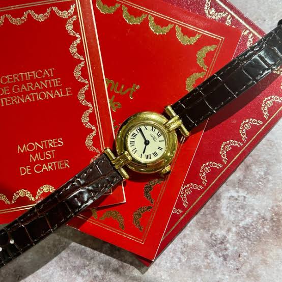 Cartier ラグジュアリーな時を刻む『マスト コリゼ』の魅力とは 